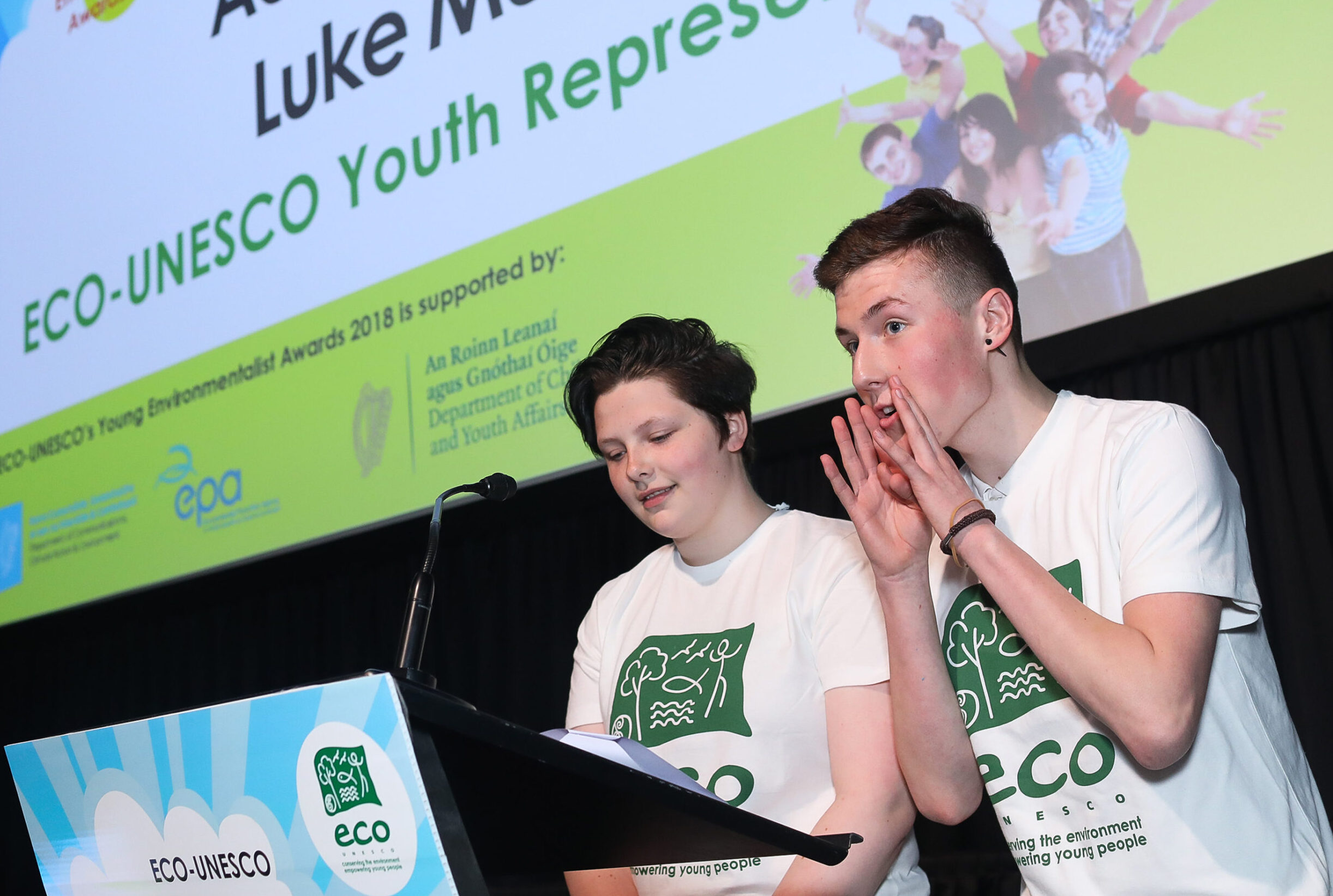22/05/2018 ECO-UNESCO YOUNG ENVIRONMENTALIST AWARDS 2018 - MANSION HOUSE, DUBLIN.
PHOTO SHOWS:  ECO-UNESCO Youth Representatives, Aoife Bullock & Luke Murray.
PHOTO: CONOR Ó MEARÁIN - NO REPRO FEE